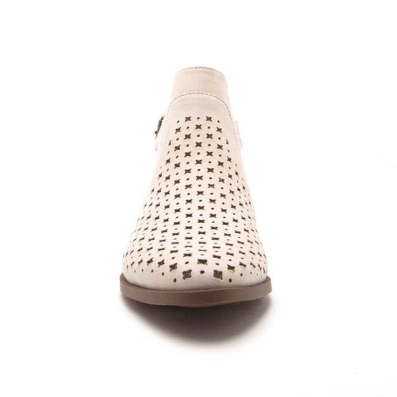 Beige laser-cut buckle booties - Picture 4 of 5